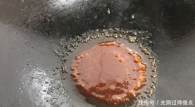 这菜操作简单，蒸一蒸就出锅，我家隔三差五吃一顿