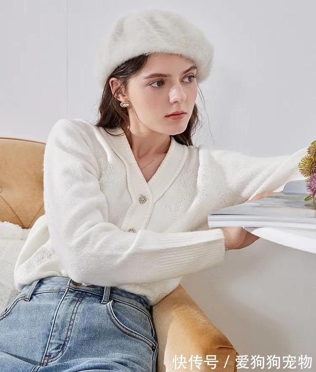 奶奶衫+烟管裤 悦穿搭“奶奶衫+烟管裤”,时髦显瘦还减龄!