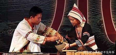 中国最神秘的民族,牙齿越黑越美丽,女子耳洞越大就越勤劳能干!