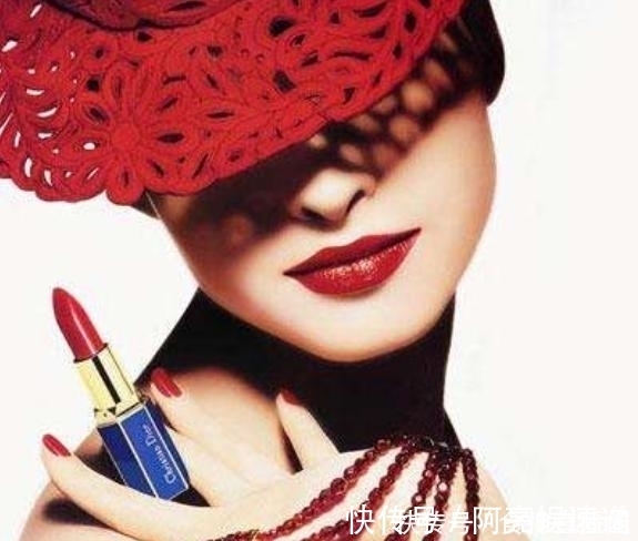 嘴唇|女人“涂口红”和“不涂”,化妆师:瞧下图,你就知道差距有多大