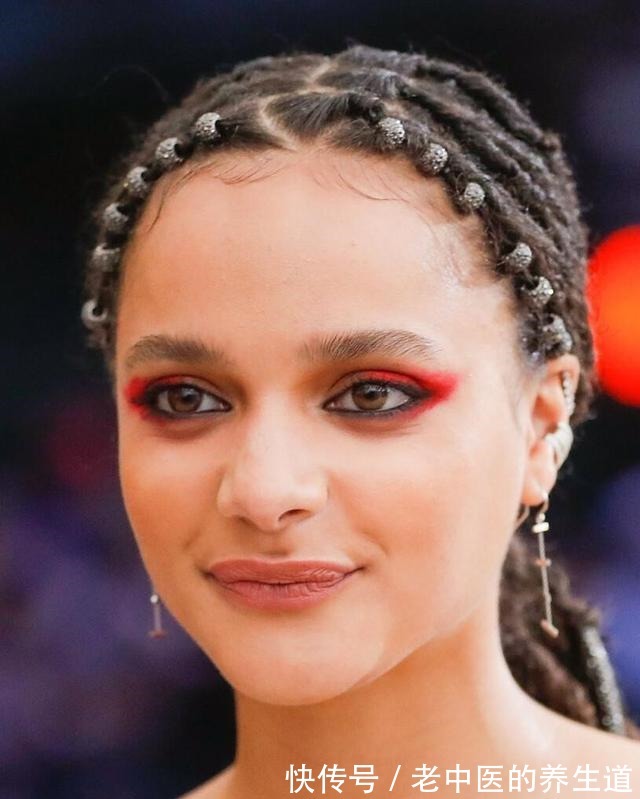 时尚 嘻哈风必备发型,脏辫造型逐渐走向潮流,炫酷又帅气!