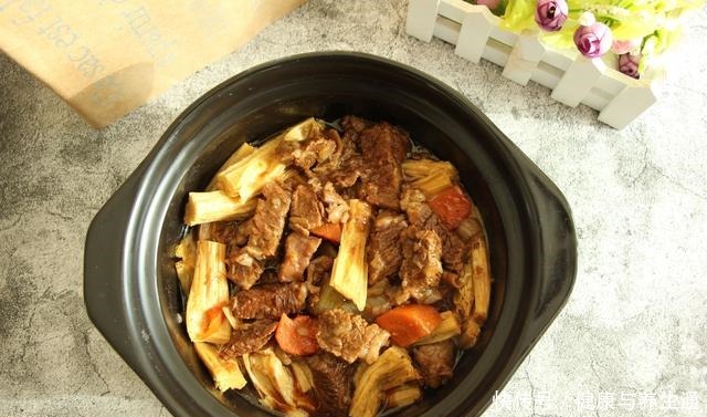 炖牛肉又硬又柴咬不动学会这5个技巧,牛肉软嫩多汁还入味