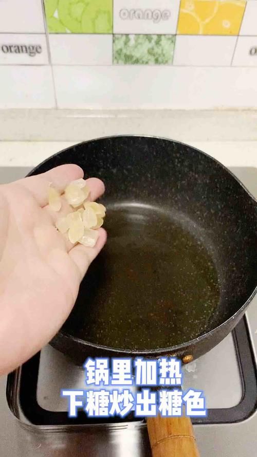  年菜少不了的红烧肉。
