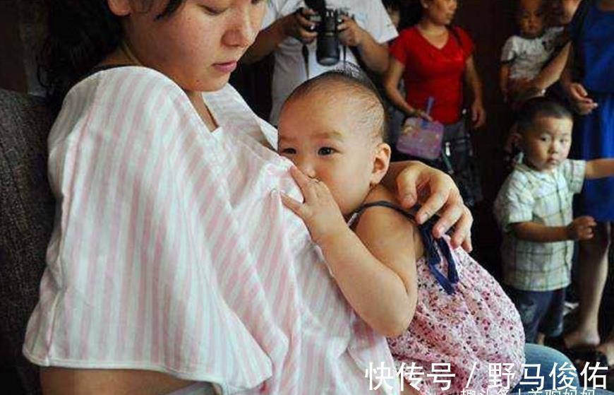 橄榄球|宝宝喝母乳经常“躺喂”?殊不知娃深受其害,新手父母更要注意