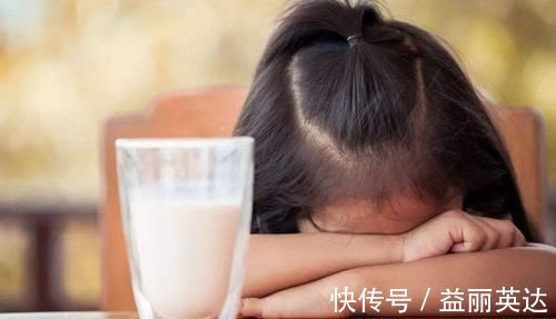 个子|孩子睡觉前,家长如果有这4个坏毛病,可能会限制他们长个子