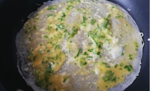 葱花鸡蛋饼|3个鸡蛋,一碗面,教你15分钟解决全家早餐,简单好吃,详细做法