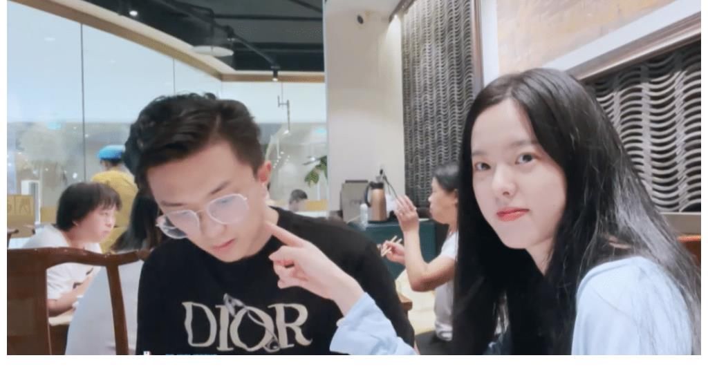 劉嘉越|朋友圈上百位異性，同時聯系三四位男生？他們現在很甜蜜！