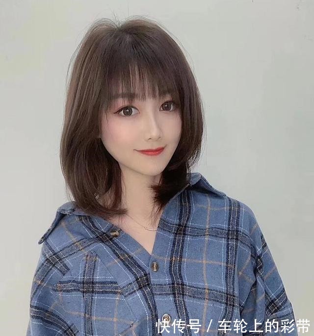 瘦脸 “颜值低”的女生别乱剪头发，试试今年很火的3种发型，瘦脸还美！