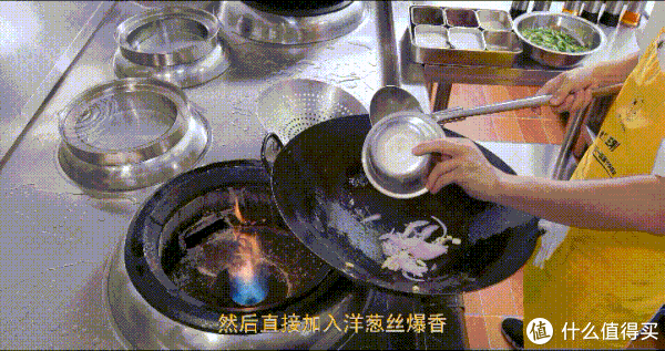 厨师长|王刚的美食精选 篇九十：厨师长教你：“秋葵炒蛋”的家常做法，清脆爽口，营养美味