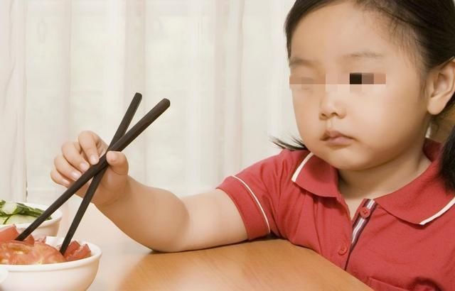 张阿姨|一碗32元的“牛肉面”,孙子吃完却怒骂奶奶,店老板都听不下去了