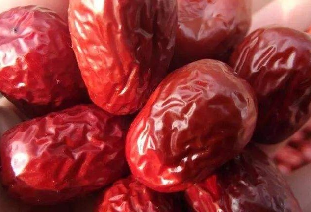 女性常喝红枣加上它,睡眠变好了,美容养颜,祛斑祛皱