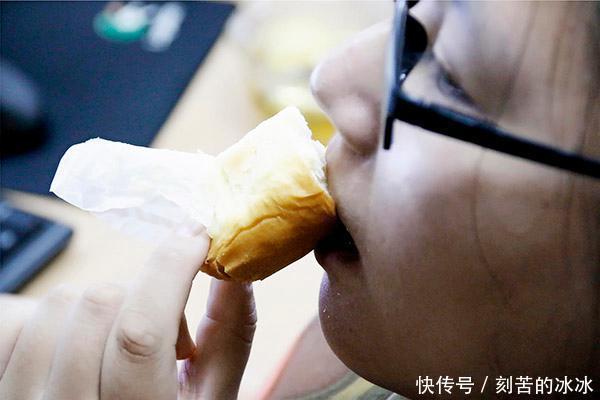 睡眠时间|3个习惯是孩子发育的“绊脚石”,62岁院士长高难,让孩子戒掉