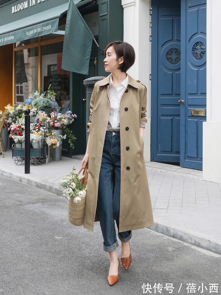 风衣 秋季还是穿“牛仔裤”最时髦,这样搭配毛衣、风衣、大衣,真高级