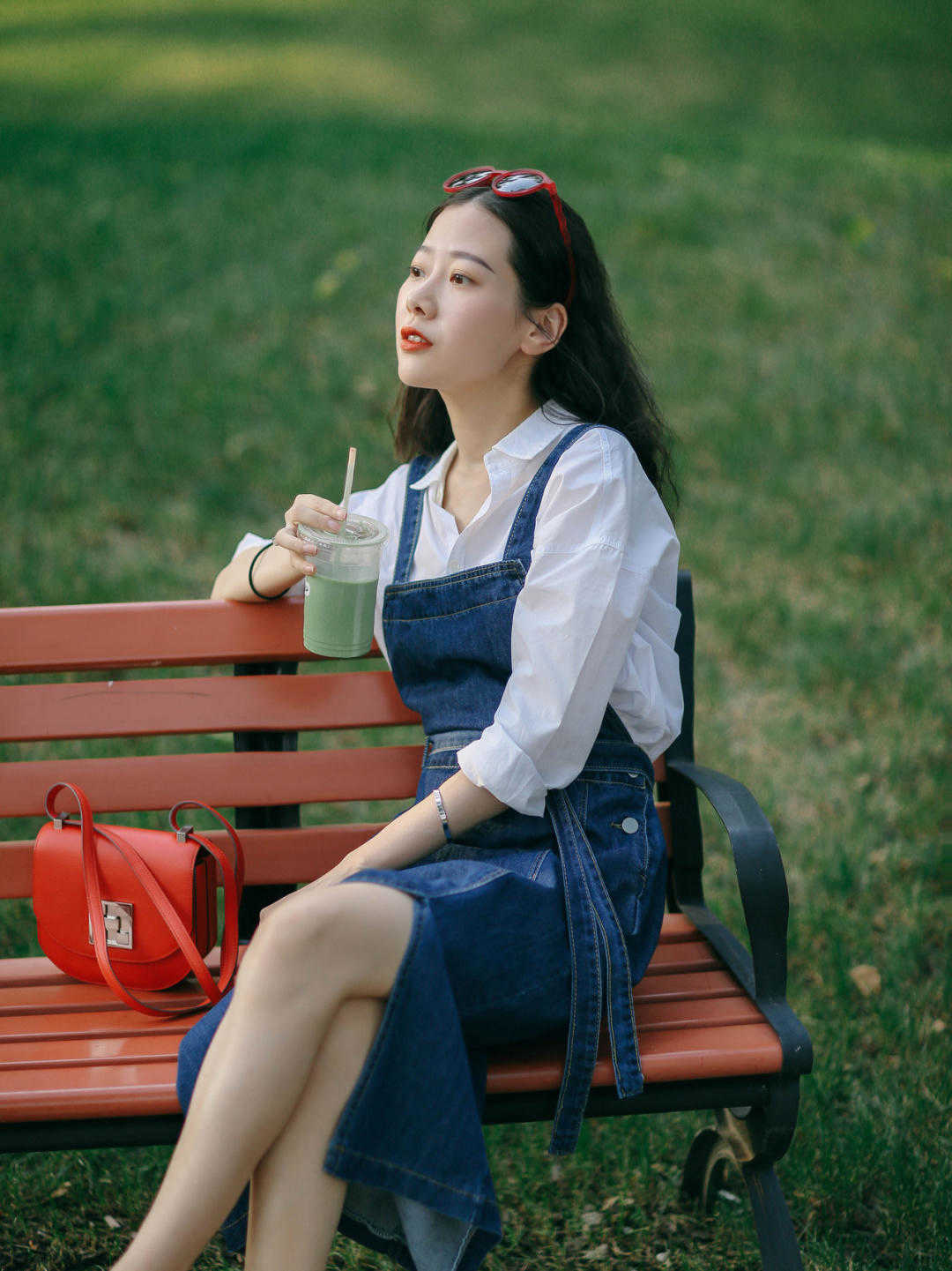 高跟鞋|牛仔裙也适合职场化，好看还减龄，可以这样穿，原来30+的女人更合适