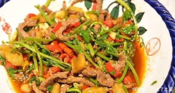 腌牛肉,别再用盐和淀粉了,大厨教你腌制技巧,炒出来嫩滑又入味