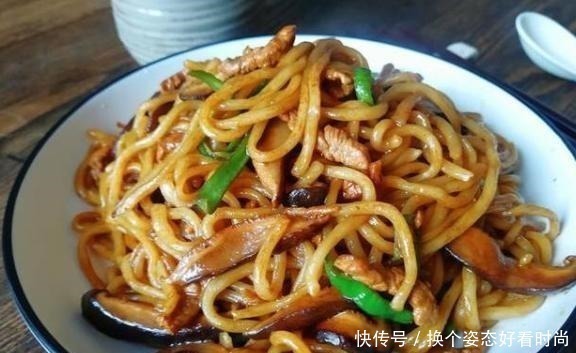 食用油|想吃炒面别再买,掌握3个小窍门,面条不碎不粘锅,分分钟就学会