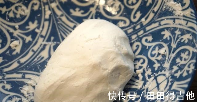 这碗热甜品被南方人当成宝!深秋季节就爱来一碗,软糯香甜又养颜!