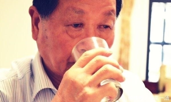 白开水|长寿的人,一般会有这个4共性,若你占1个,也是和长寿有缘