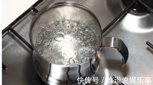 胃肠道|“千滚水”致癌?“隔夜水”有毒?本文揭晓答案,不妨了解下