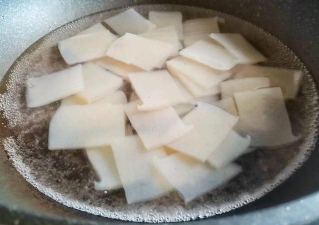 膳食纤维|“肠道清洁工”被发现,清理肠道毒素垃圾,吃1斤等于吃5斤芹菜