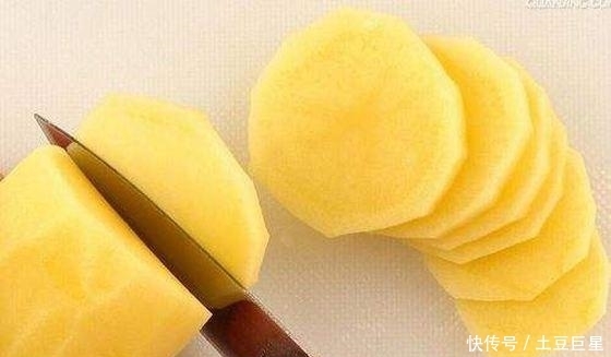 土豆加上常见的“它”，一周使用三四次，不出一个月美白淡化色斑