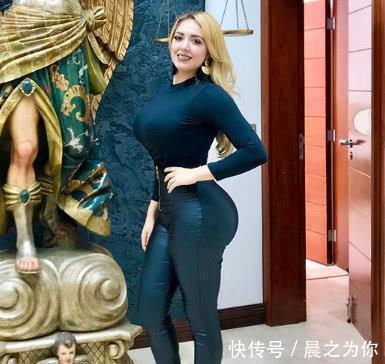 腰臀|国外女孩腰臀比达到0.6,因为腰太细,被网友称为“蜂女”