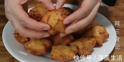面粉里加4个鸡蛋,教你新做法,我家一周吃3次,上桌就抢光