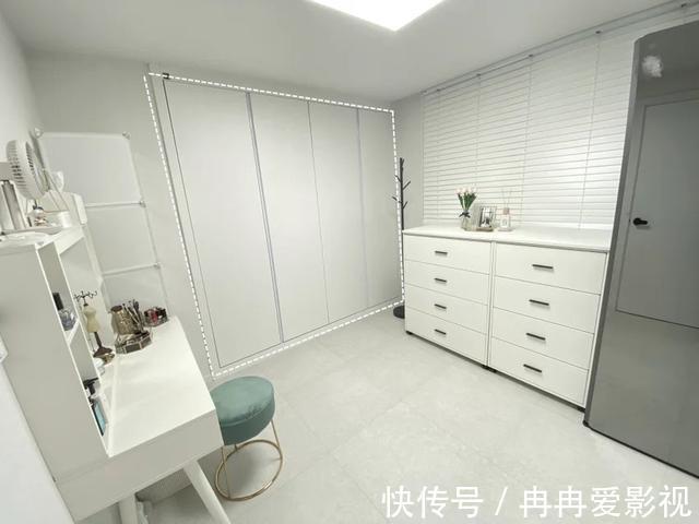 茶几|断舍离模范家庭，不要电视柜茶几巧收纳，125㎡白白净净不过时