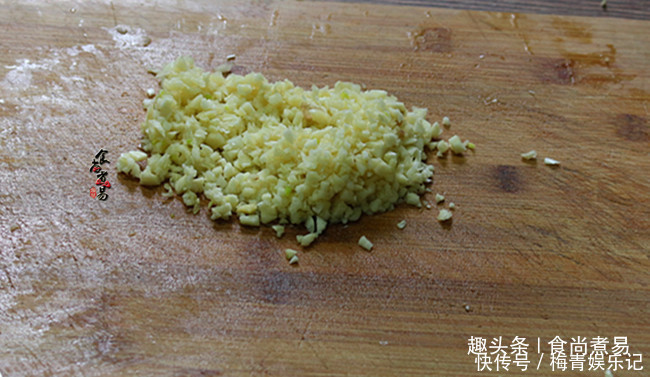 少女|闺蜜三天两头吃此菜,鲜甜多汁又简单,美白补水,40岁像少女