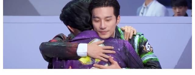 《追光吧》三公2人遗憾出局，吴镇宇工作室拿第一，徐志贤意难平