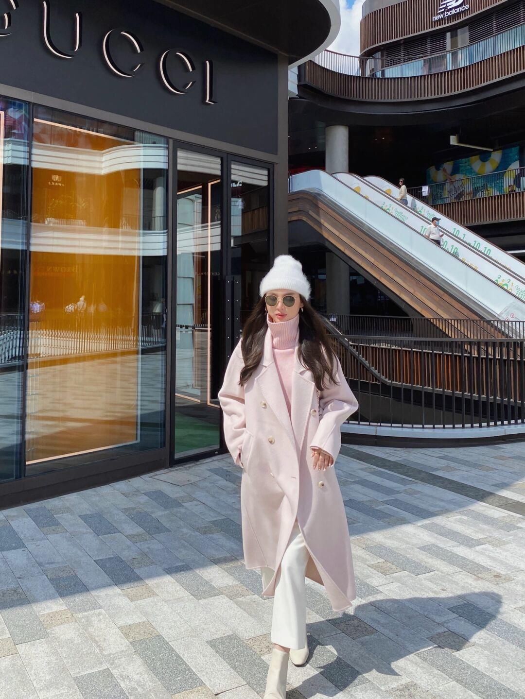 博主|基础色大衣太单调？分享4个流行色的搭配，穿上让你美美地过冬天