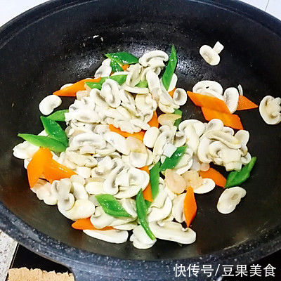 朋友一来就做虾仁炒口蘑,吃得皆大欢喜好回家
