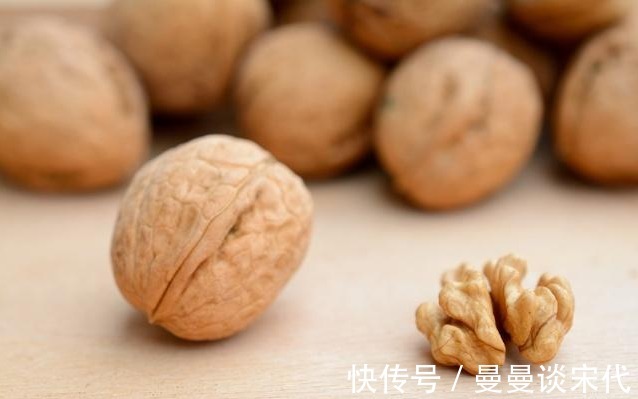 核桃|血管的“清道夫”找到了,早晚吃两口,血管干净,血栓“绕路走”