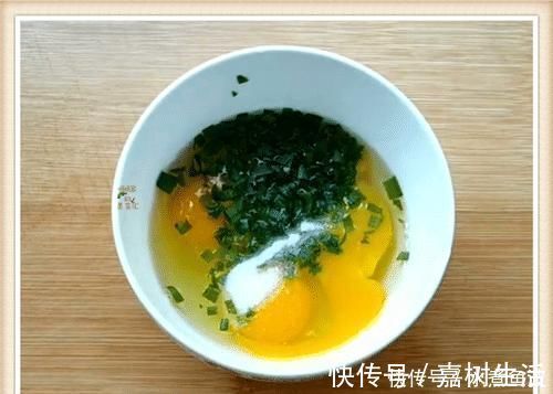 做鸡蛋饼别再搅面糊了，学学这个新做法，柔软透亮比纸薄，特筋道