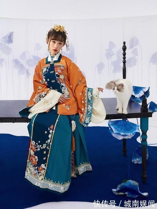 可可!汉服圈里火了一个词汇“清里清气”,它到底是什么意思?