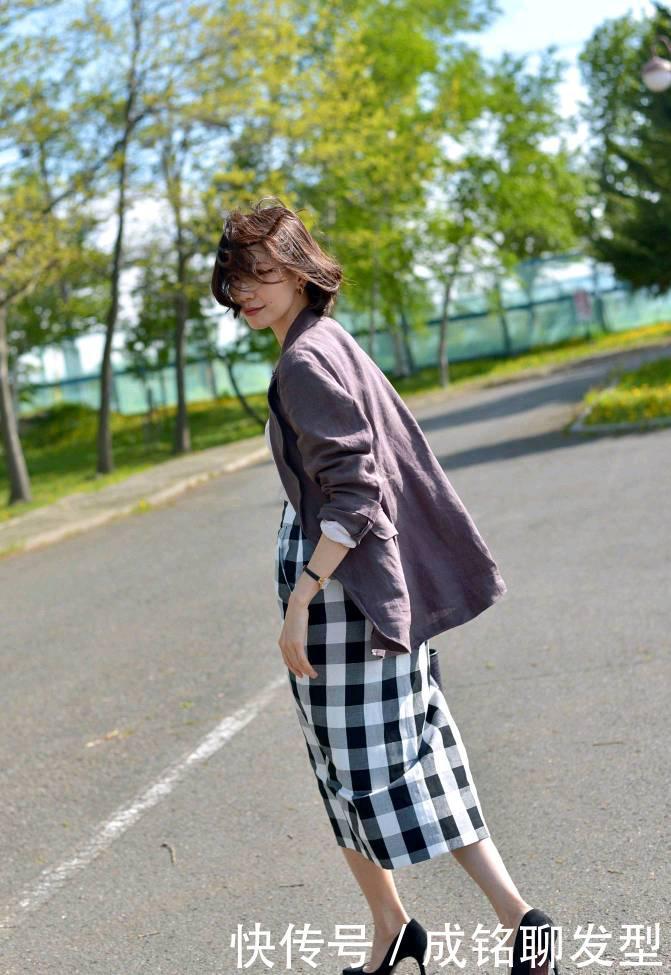 穿搭|人到中年要远离“大妈式穿搭”,这几套穿搭值得借鉴,减龄又有范