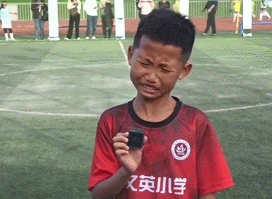 张董|火了！宁波4年级男孩的痛哭刷屏朋友圈，网友：加油！张董！