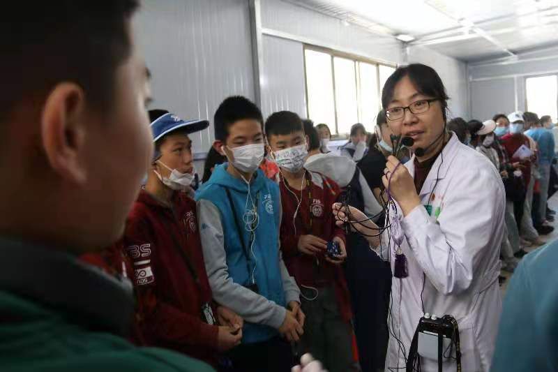 北京怀柔九渡河镇药材基地迎城里娃“游学”