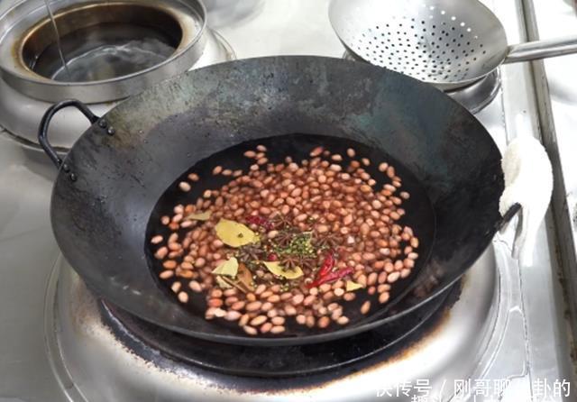 懒人必学的花生米做法,香脆可口好吃到停不下来,待客必备