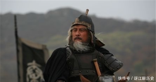 勾践|大将出征前不停地要封赏，部将劝他别太过分，大将：我这是在保命