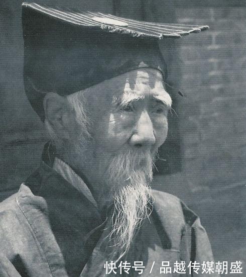 道士|老照片:一百多年前的中国道士,个个仙风道骨,图九是华山比武