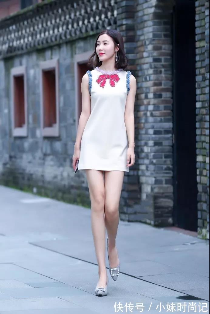 路人 街拍路人,引领时尚潮流的穿衣技巧,让你秒变小清新