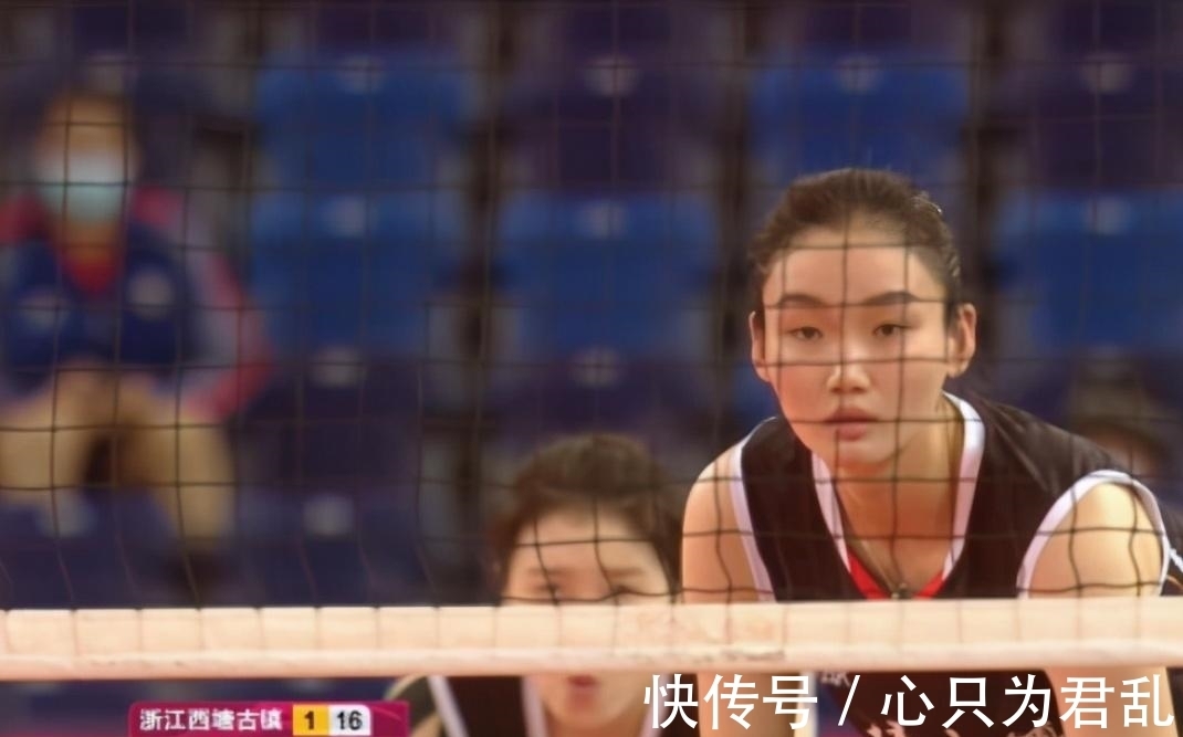 发球|可喜!她俩的进攻和发球直接摧毁江苏女排的防线,女排副攻出新人