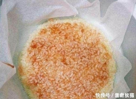 a1687|老公把鸡蛋打进电饭锅和米一起煮, 15分钟后,锅都被家人舔干净了