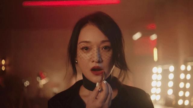 惨遭|周迅公然“蹭热度”惨遭炮轰？网友：真替她感到不值！