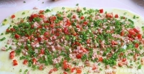 面粉不做包子,教你懒人吃法,两手一卷,一锅蒸一个解决全家早餐