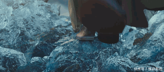 高中曾爱不释手的小说拍成电影觉得好看,是滤镜厚还是针不戳?