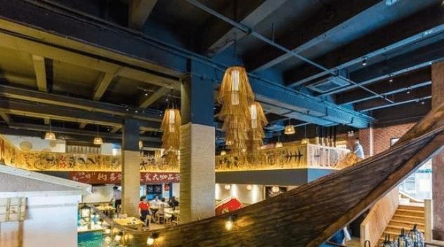 30吨海水装满餐厅,想吃鱼自己捞,用餐环境优美,你猜人均多少钱