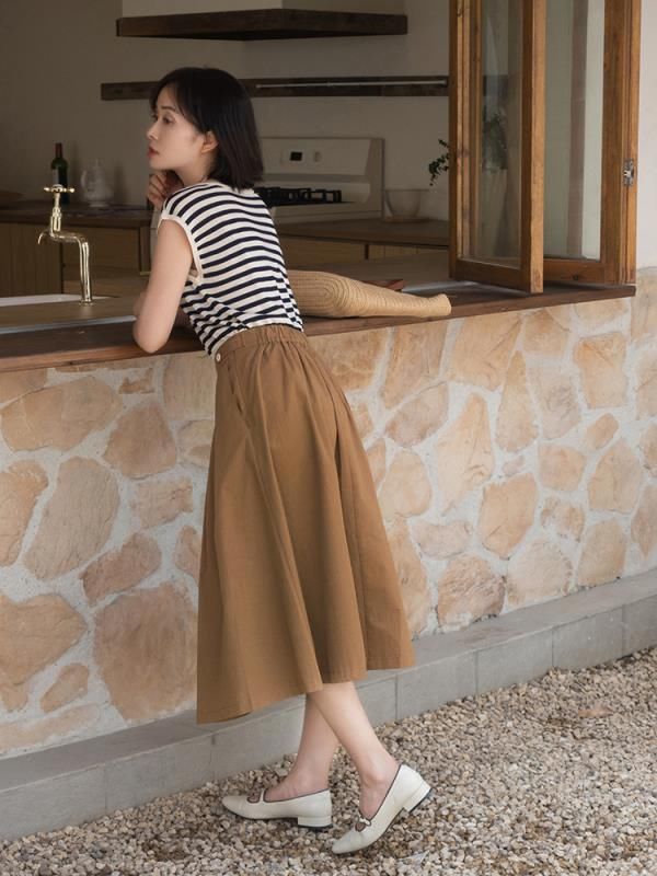 搭配|30岁到40岁怎么穿才减龄洋气？条纹衫搭配牛仔裤简约大气，超好看