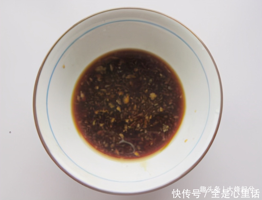 白萝卜别总做咸菜了,教你1个新吃法,上锅蒸一蒸,清香爽口绵软